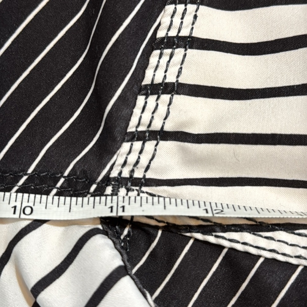 Billabong Black and White Striped Board Shorts - Picture 12 of 12